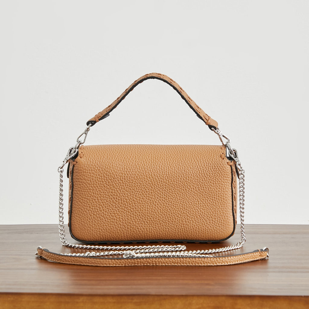 Жіноча сумка-багет Fendi Baguette