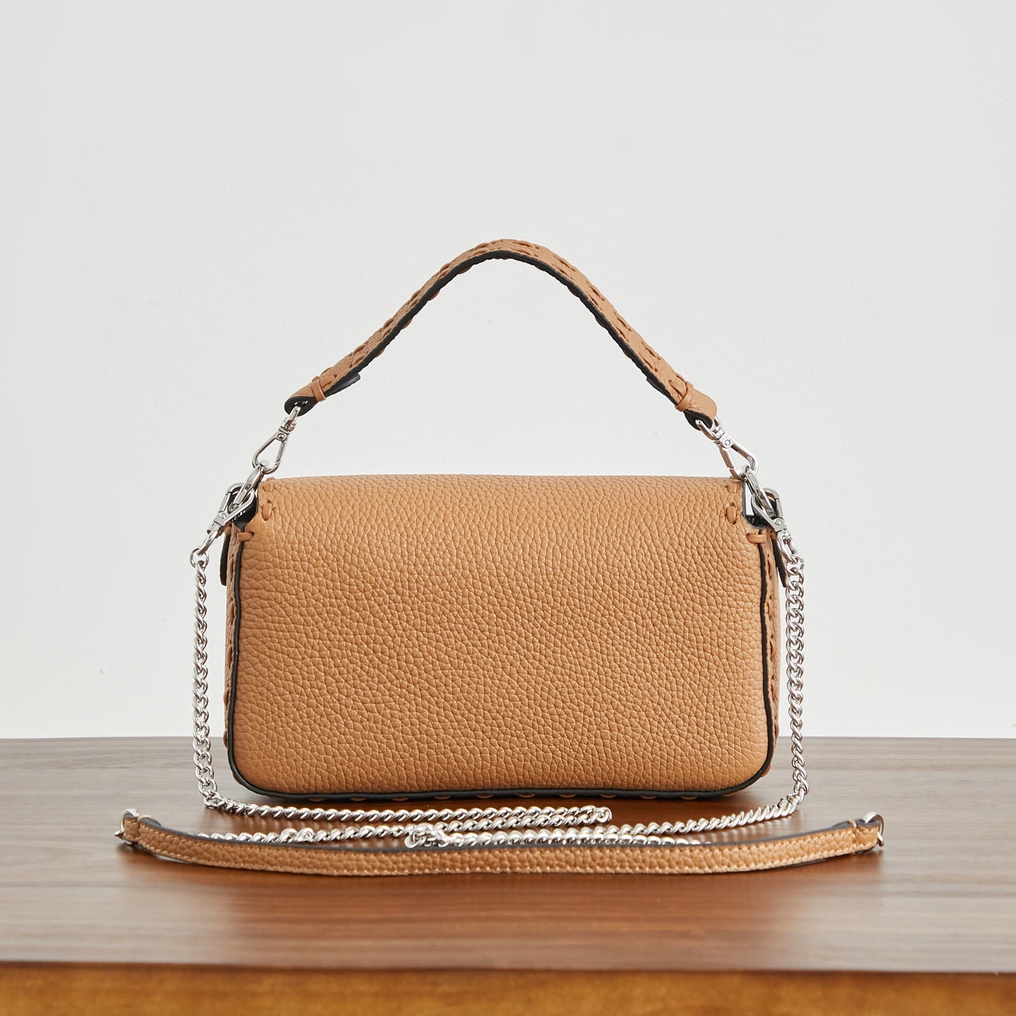 Жіноча сумка-багет Fendi Baguette