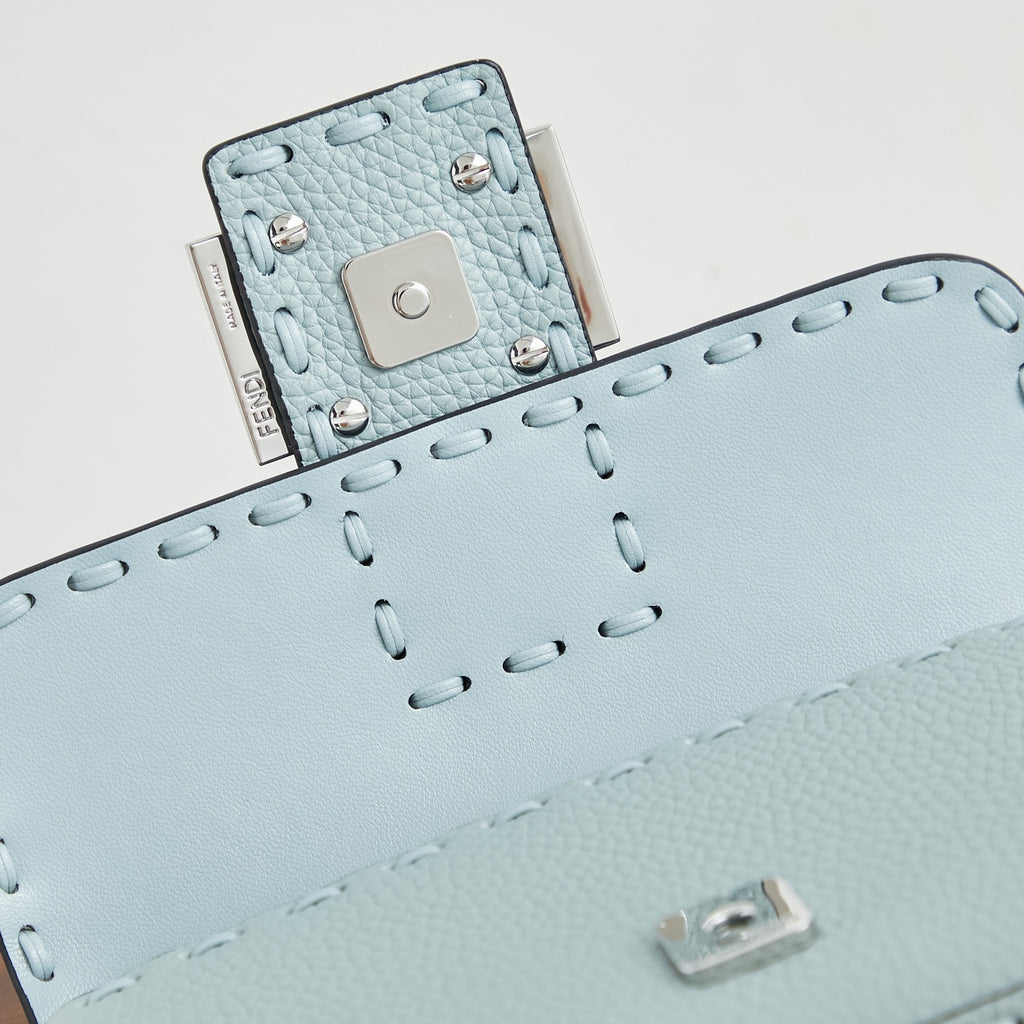 Жіноча сумка-багет Fendi Baguette