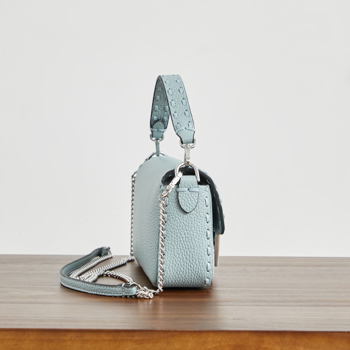 Жіноча сумка-багет Fendi Baguette