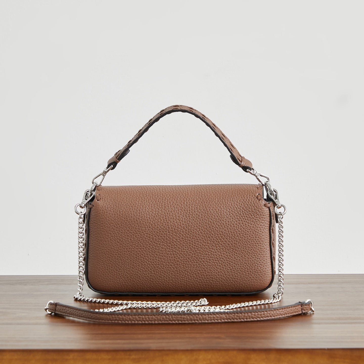 Жіноча сумка-багет Fendi Baguette
