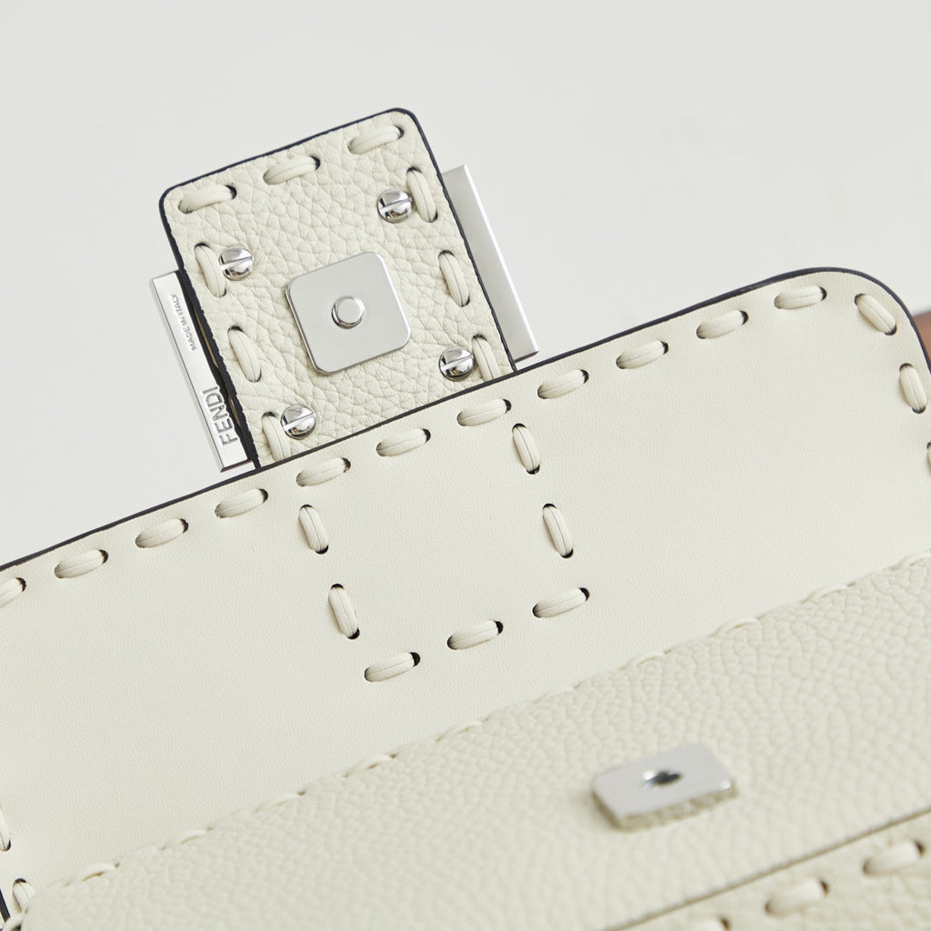 Жіноча сумка-багет Fendi Baguette