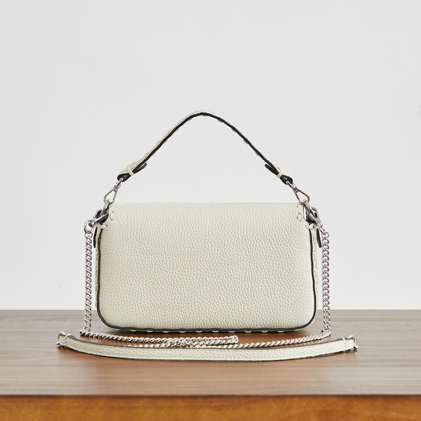 Жіноча сумка-багет Fendi Baguette