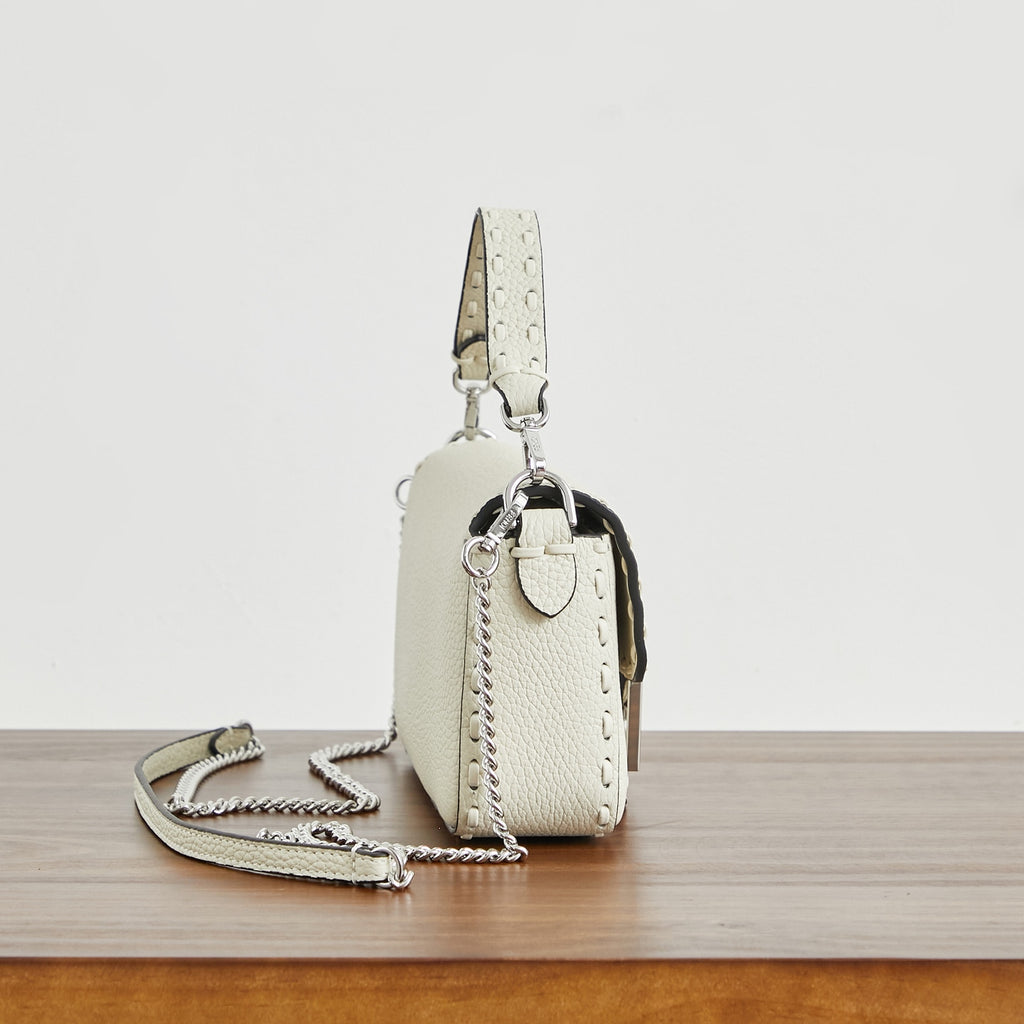 Жіноча сумка-багет Fendi Baguette