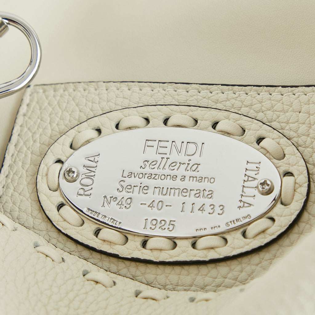 Жіноча сумка-багет Fendi Baguette