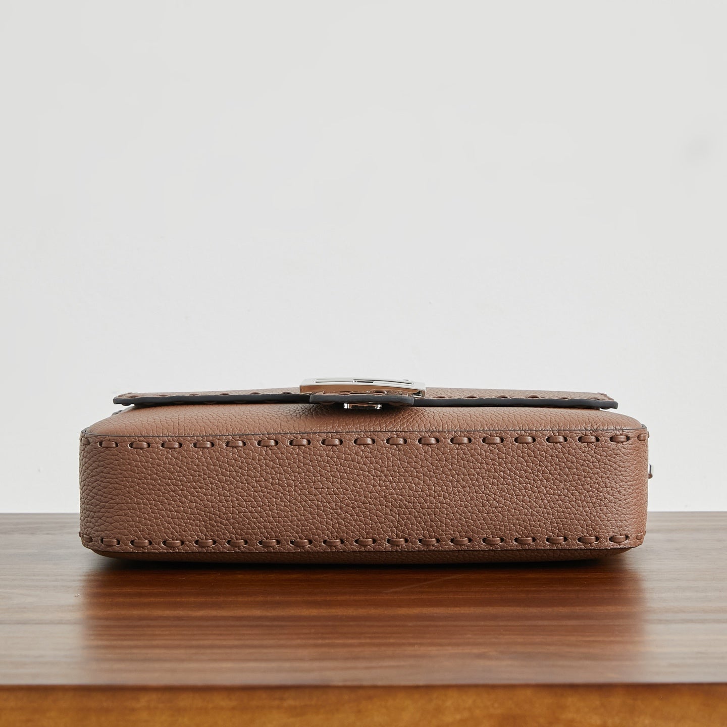 Жіноча сумка-багет Fendi Baguette