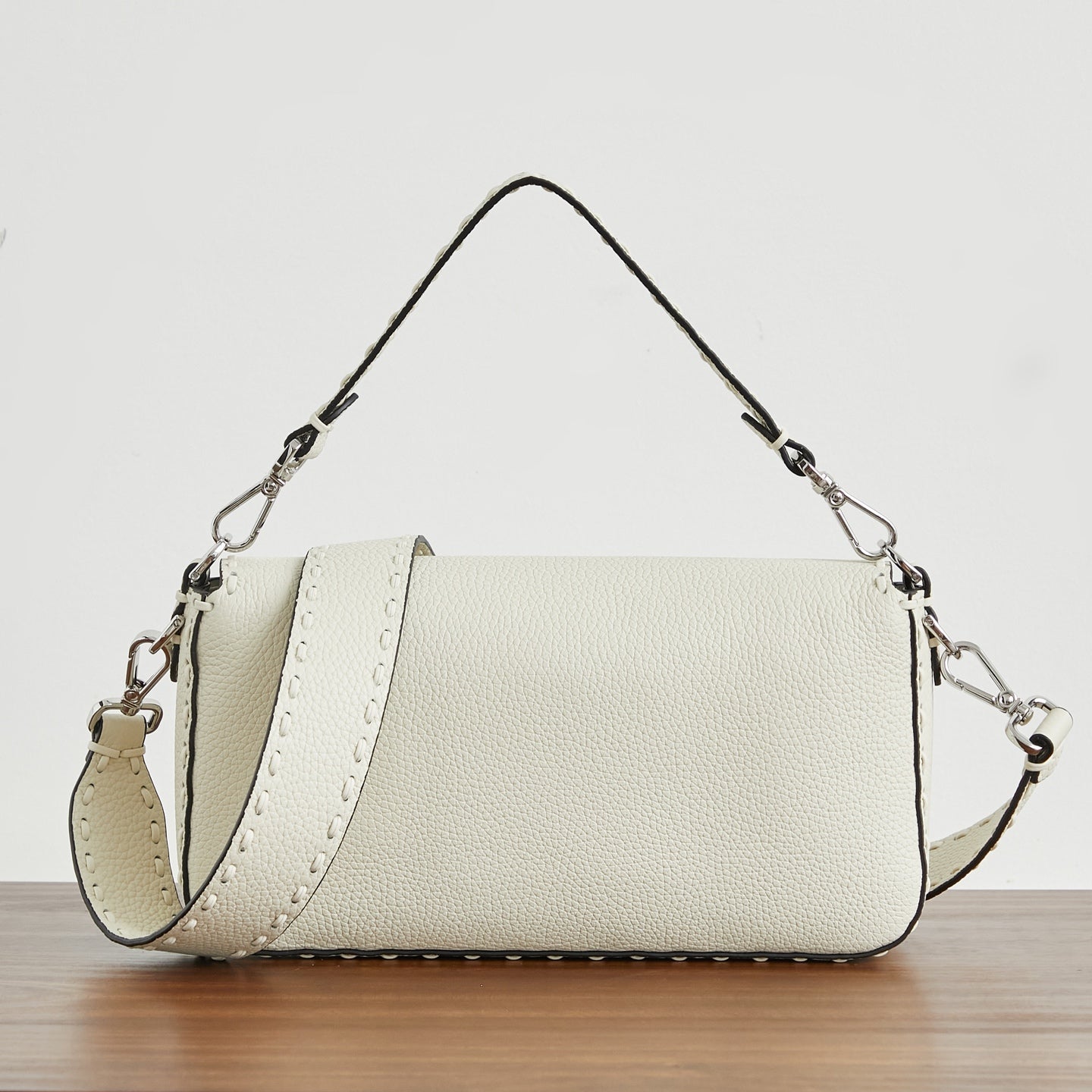 Жіноча сумка-багет Fendi Baguette