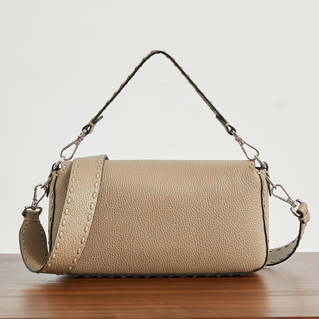 Жіноча сумка-багет Fendi Baguette