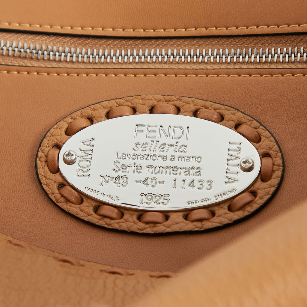 Жіноча сумка-багет Fendi Baguette