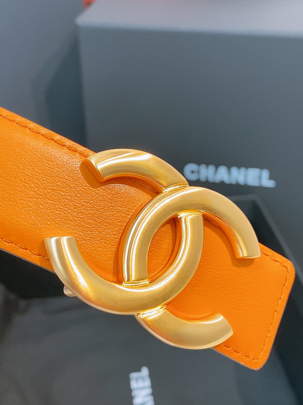 Ремінь Chanel з натуральної телячої шкіри