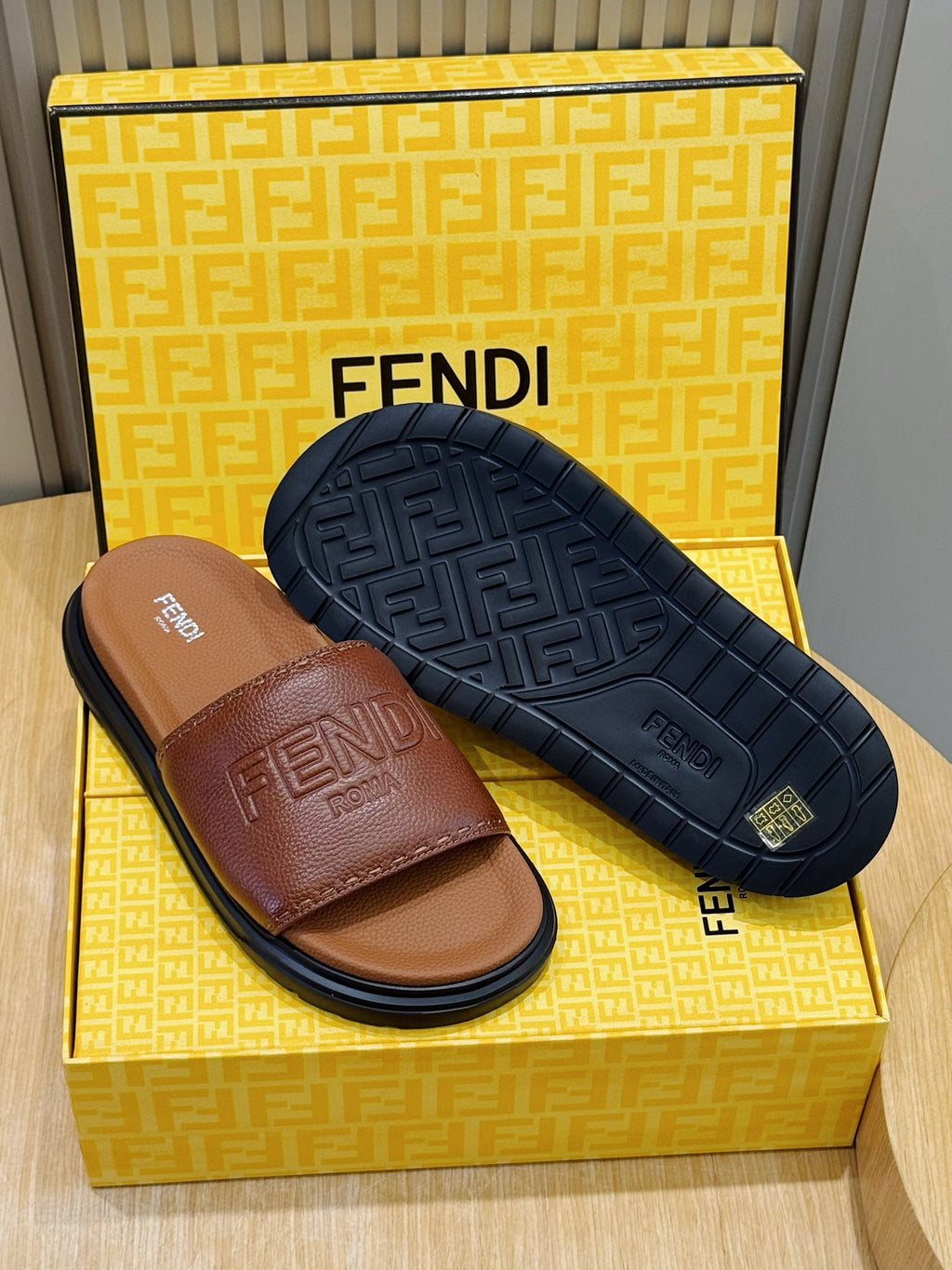 Чоловічі гумові шльопанці Fendi комбіновані