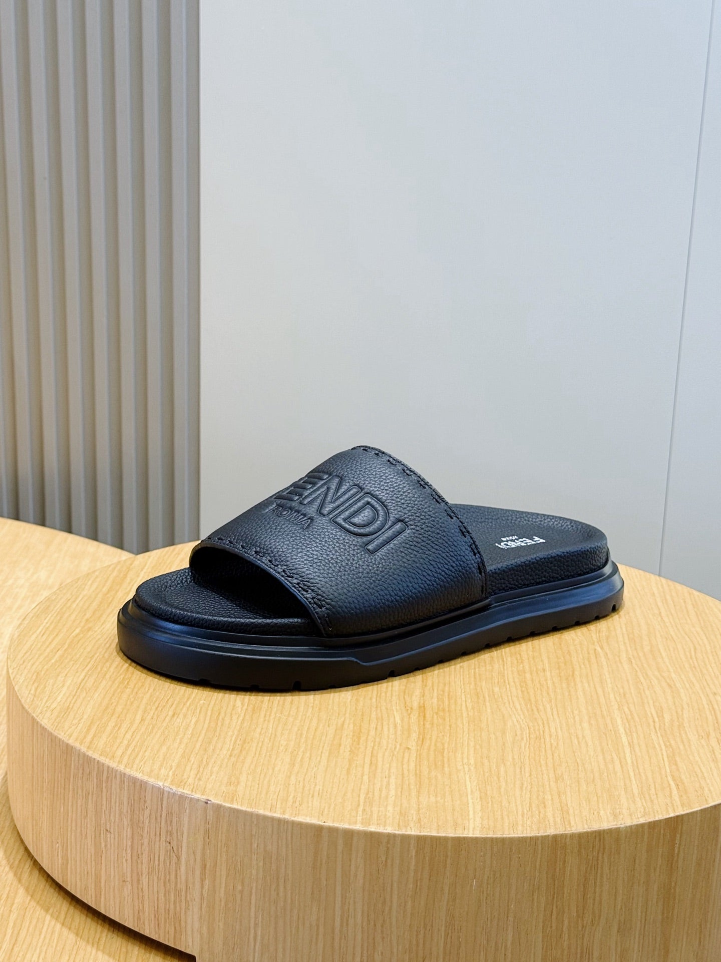 Чоловічі гумові шльопанці Fendi комбіновані