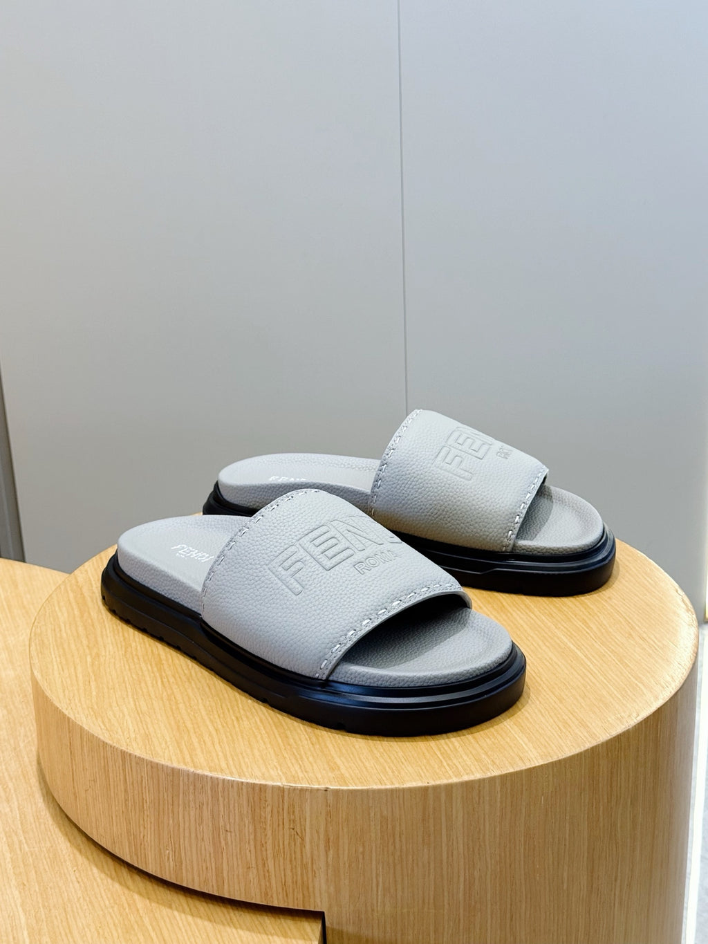 Чоловічі гумові шльопанці Fendi комбіновані