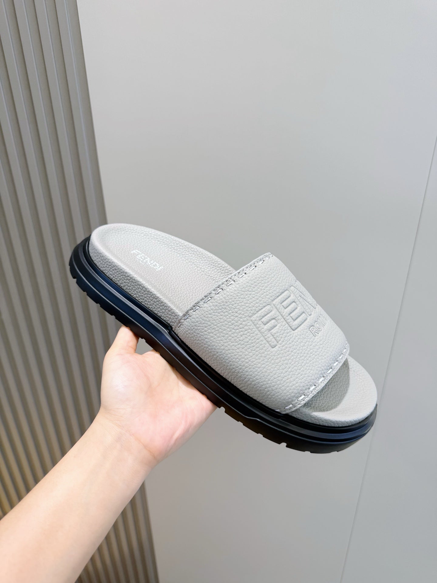 Чоловічі гумові шльопанці Fendi комбіновані
