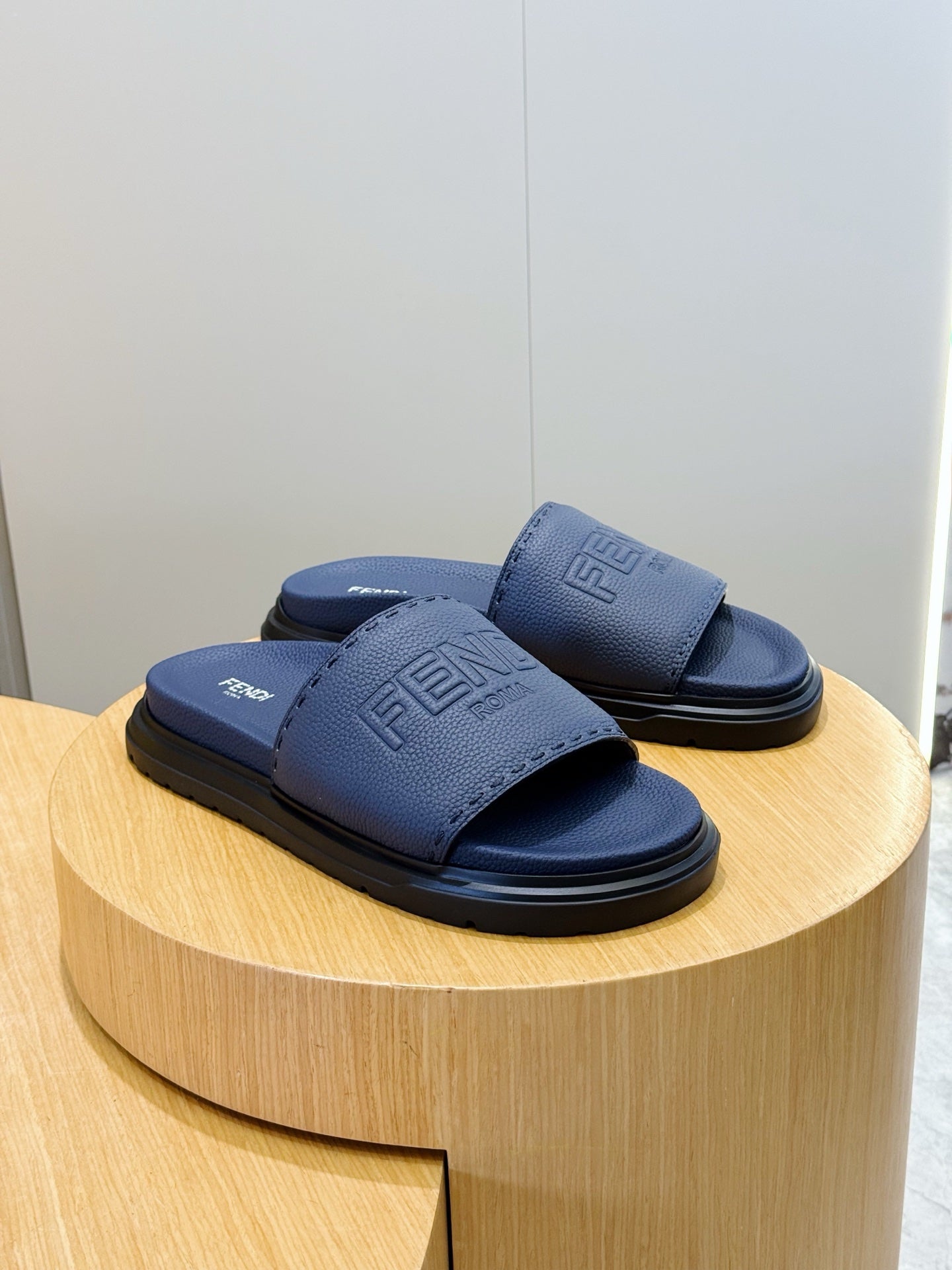 Чоловічі гумові шльопанці Fendi комбіновані
