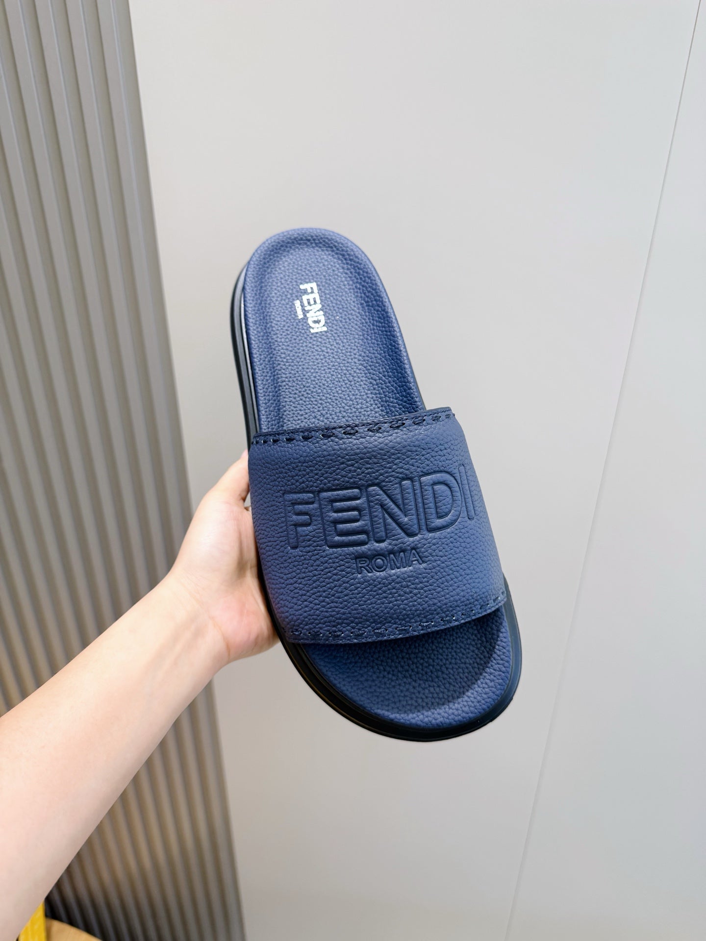 Чоловічі гумові шльопанці Fendi комбіновані