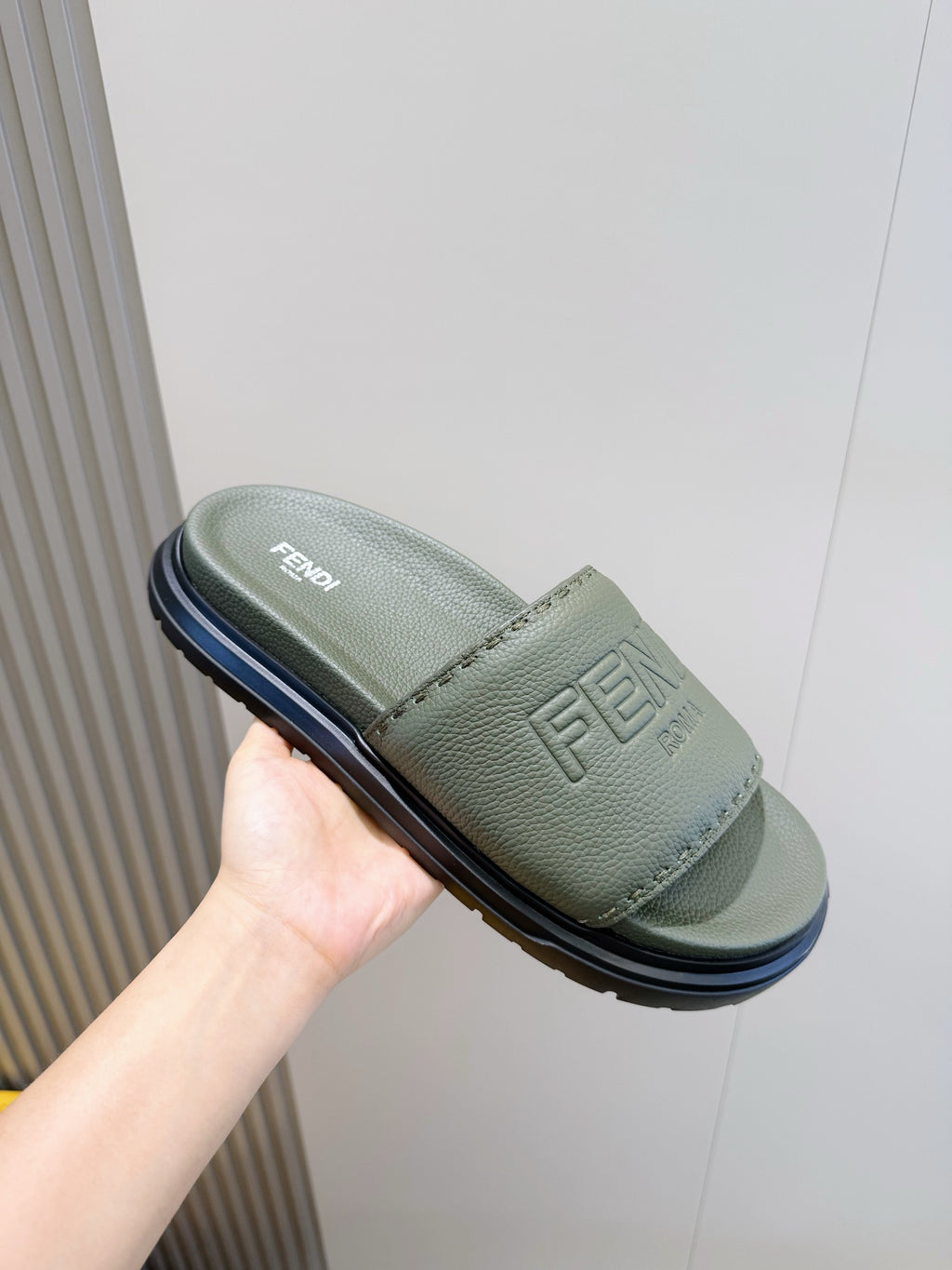 Чоловічі гумові шльопанці Fendi комбіновані