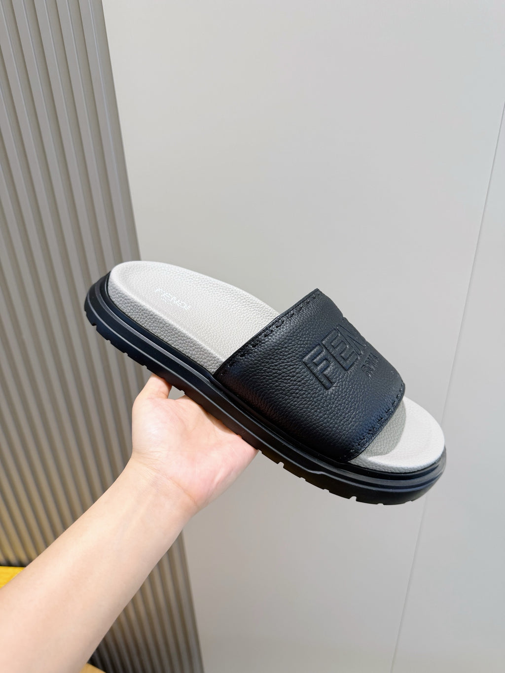 Чоловічі гумові шльопанці Fendi комбіновані