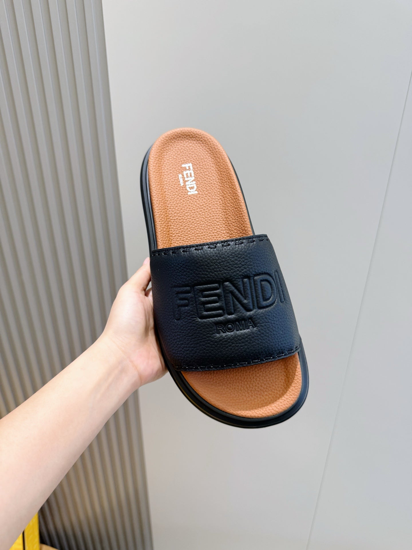 Чоловічі гумові шльопанці Fendi комбіновані
