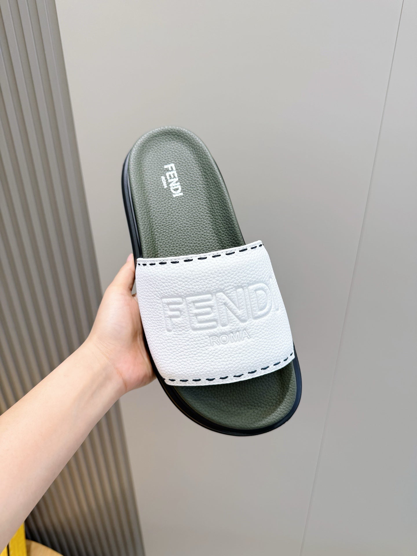 Чоловічі гумові шльопанці Fendi комбіновані
