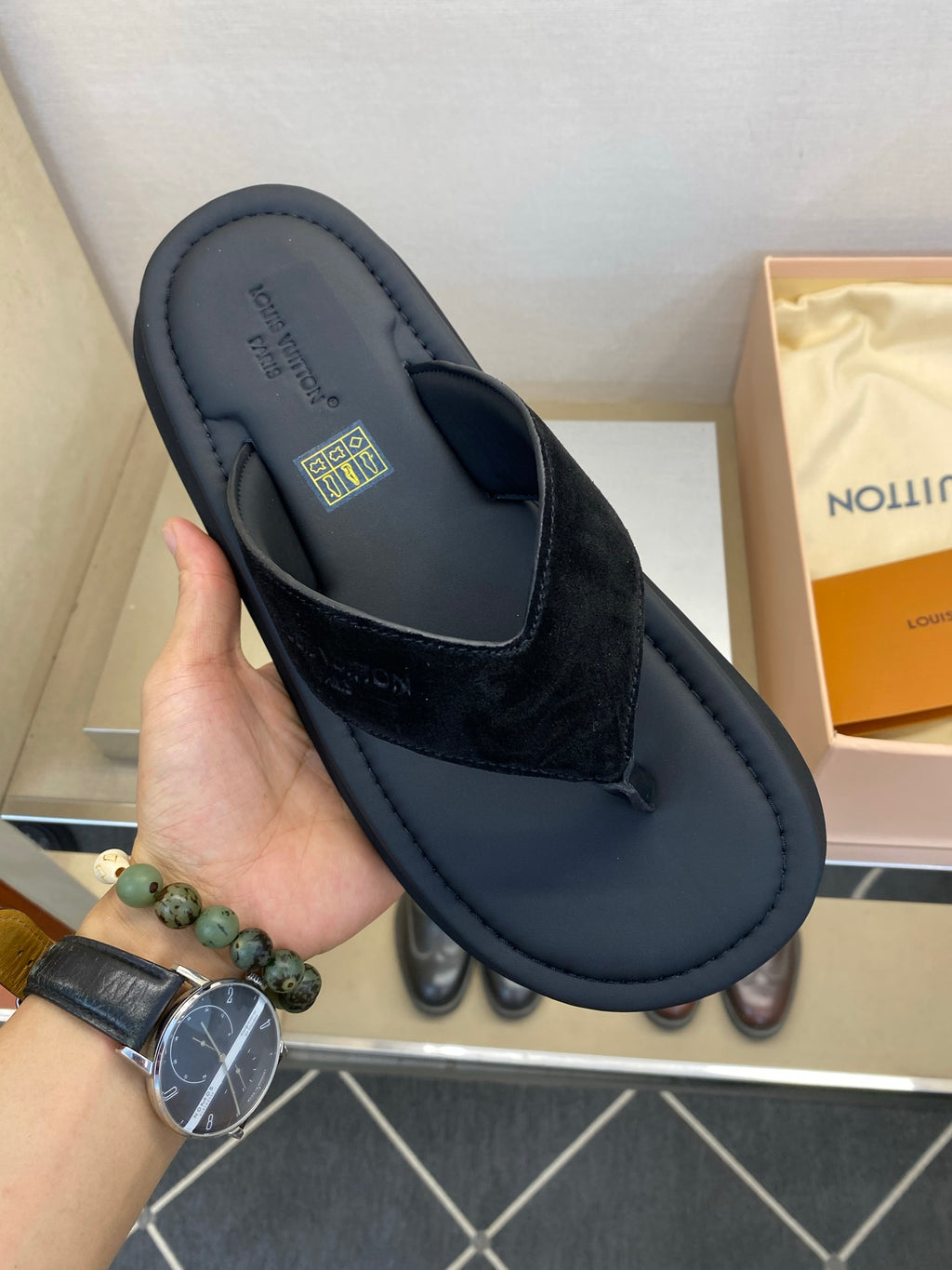 Шльопанці Louis Vuitton з натуральної шкіри