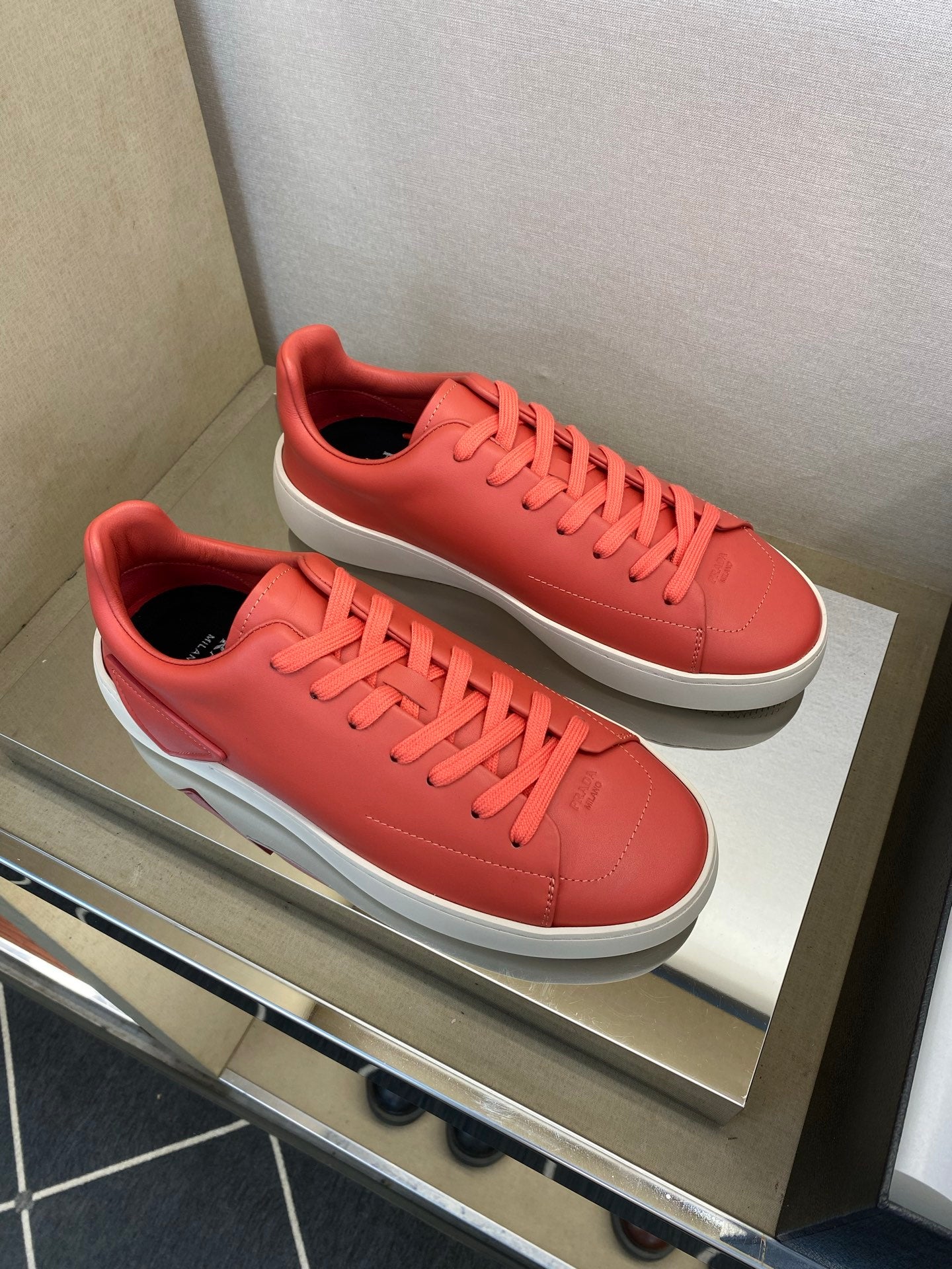 Чоловічі шкіряні повсякденне взуття Prada