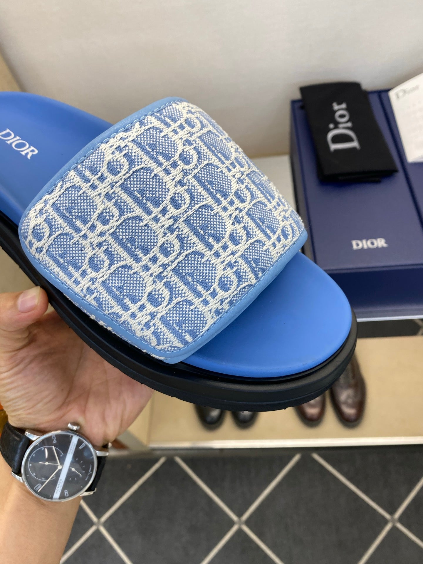 Чоловічі шкіряні шльопанці Dior