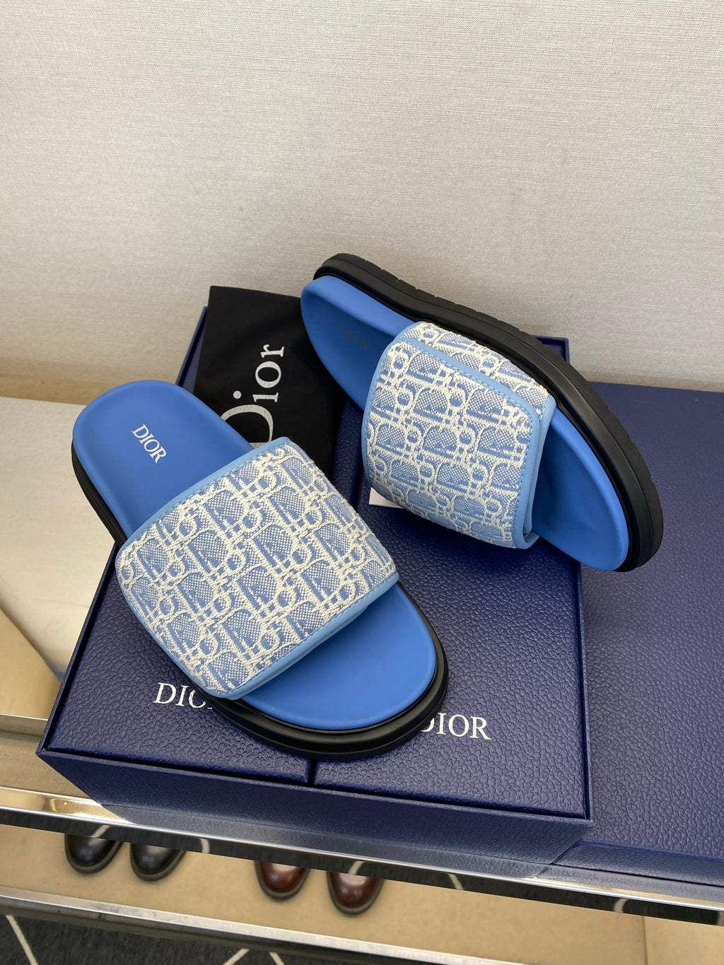 Чоловічі шкіряні шльопанці Dior
