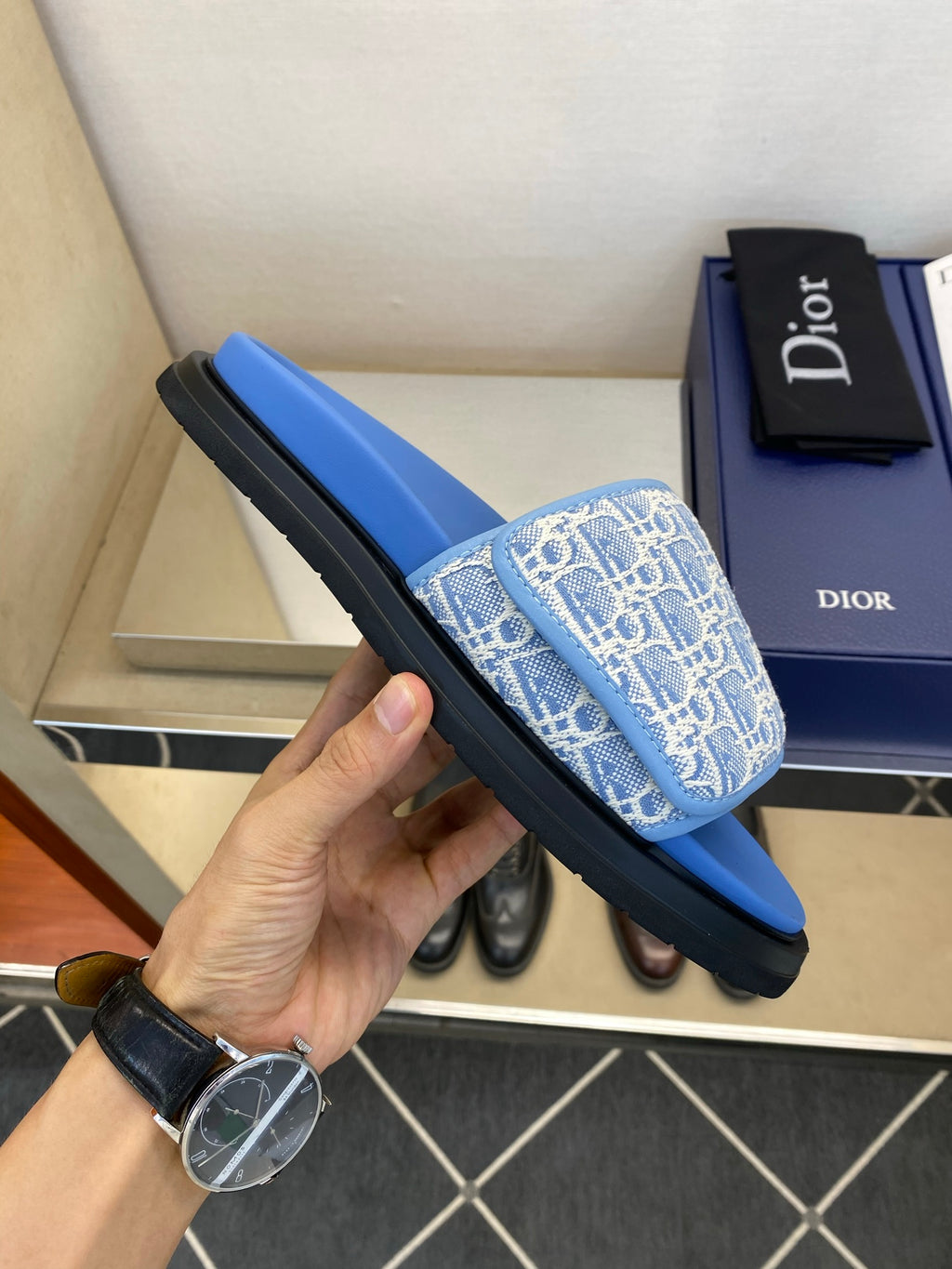 Чоловічі шкіряні шльопанці Dior