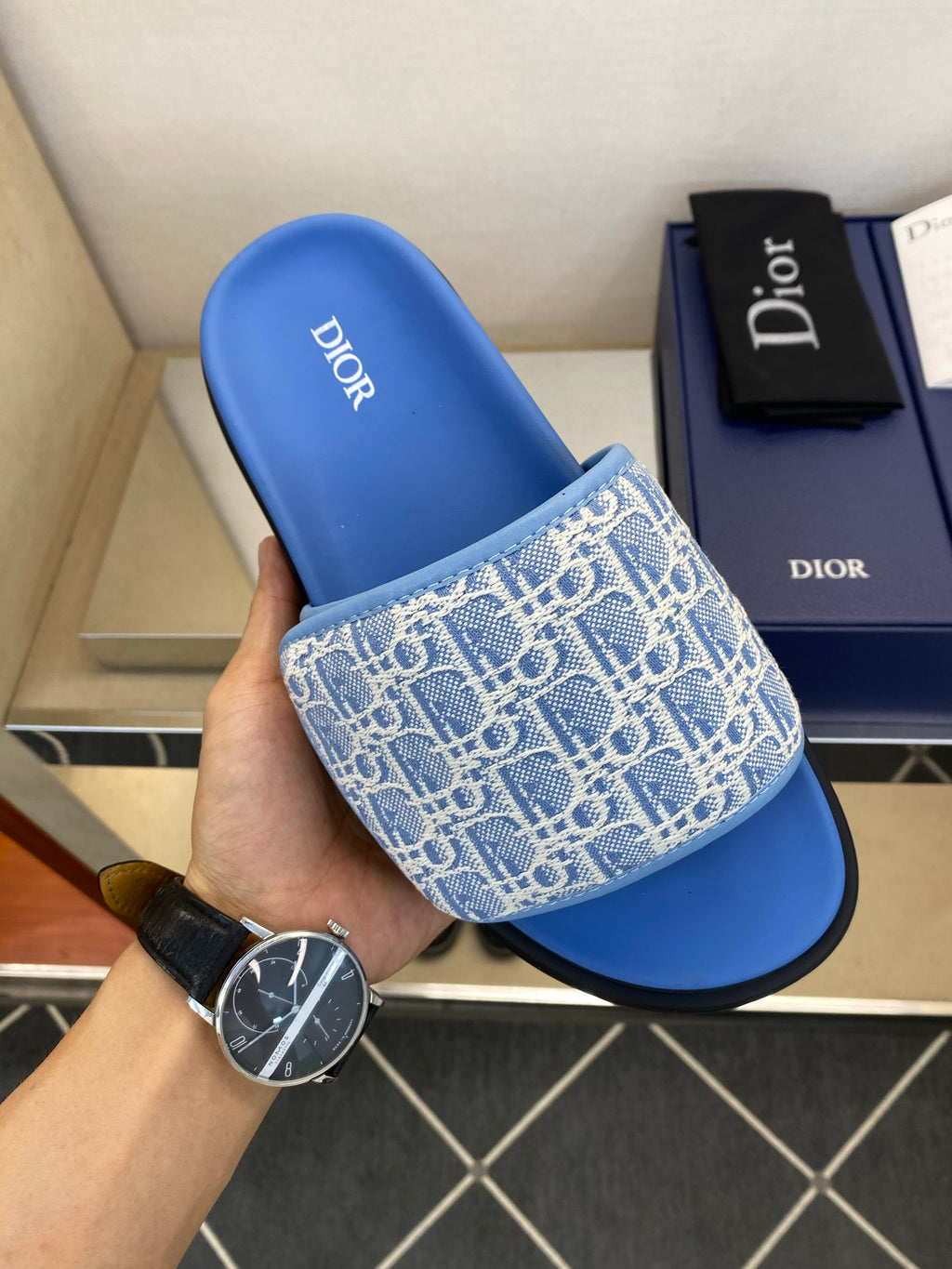 Чоловічі шкіряні шльопанці Dior