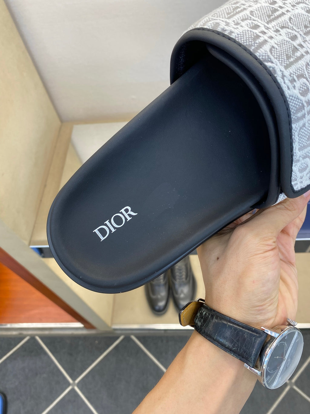 Чоловічі шкіряні шльопанці Dior