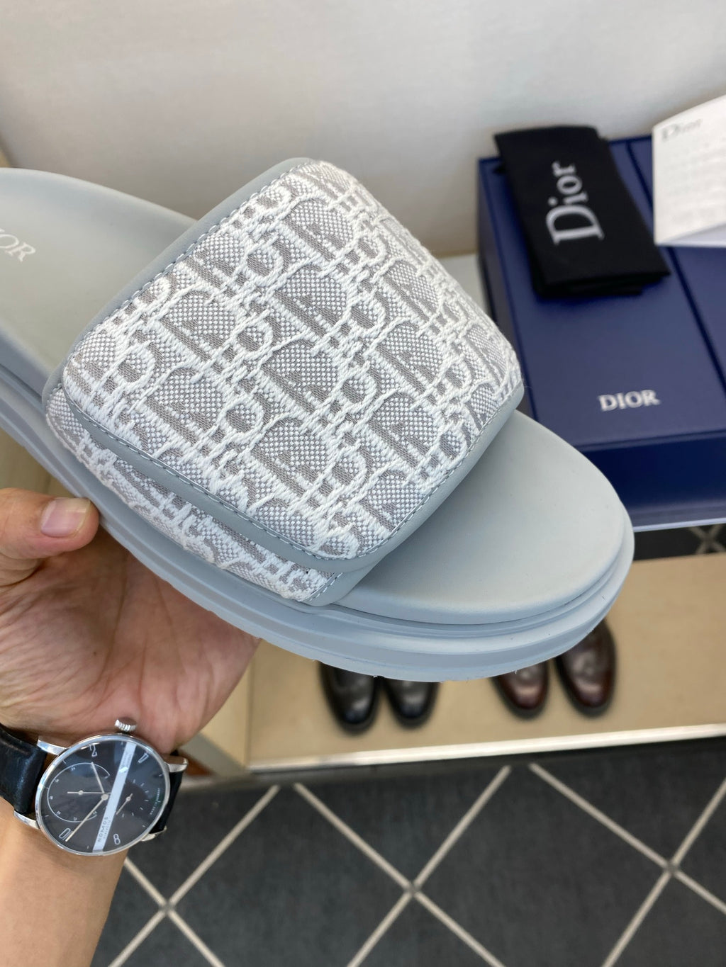 Чоловічі шкіряні шльопанці Dior
