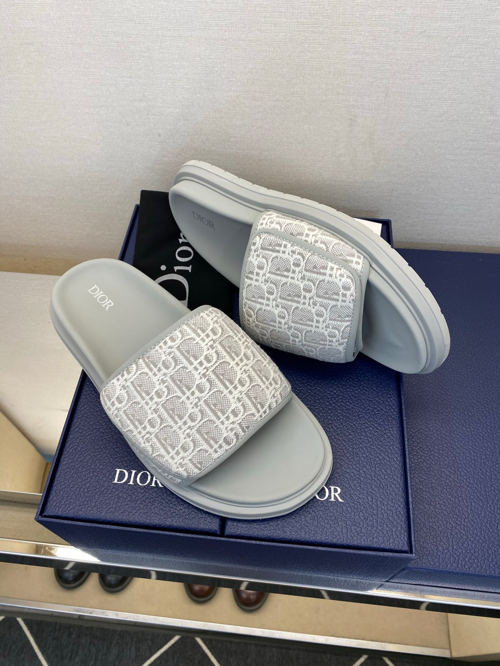 Чоловічі шкіряні шльопанці Dior