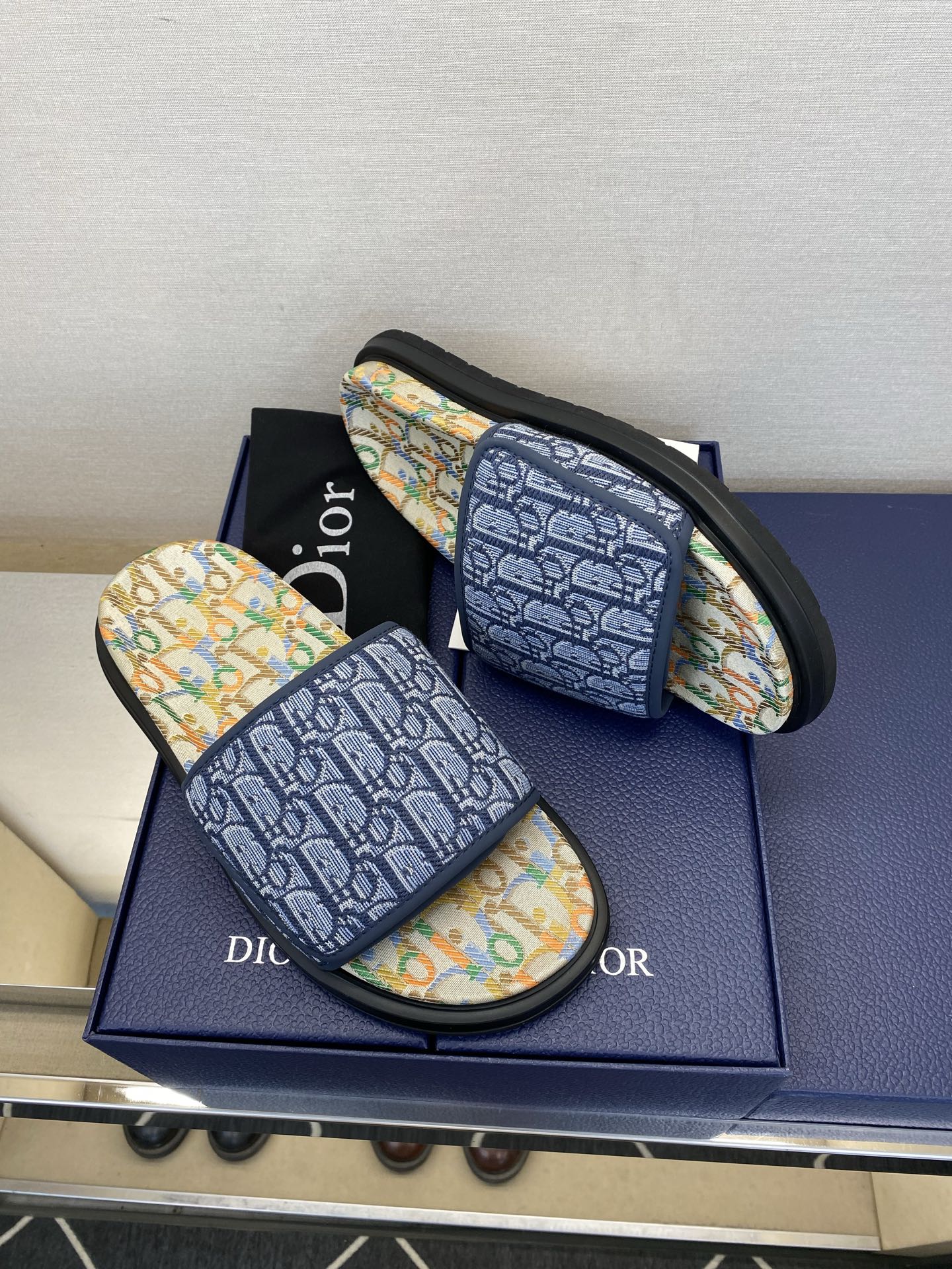 Чоловічі шкіряні шльопанці Dior