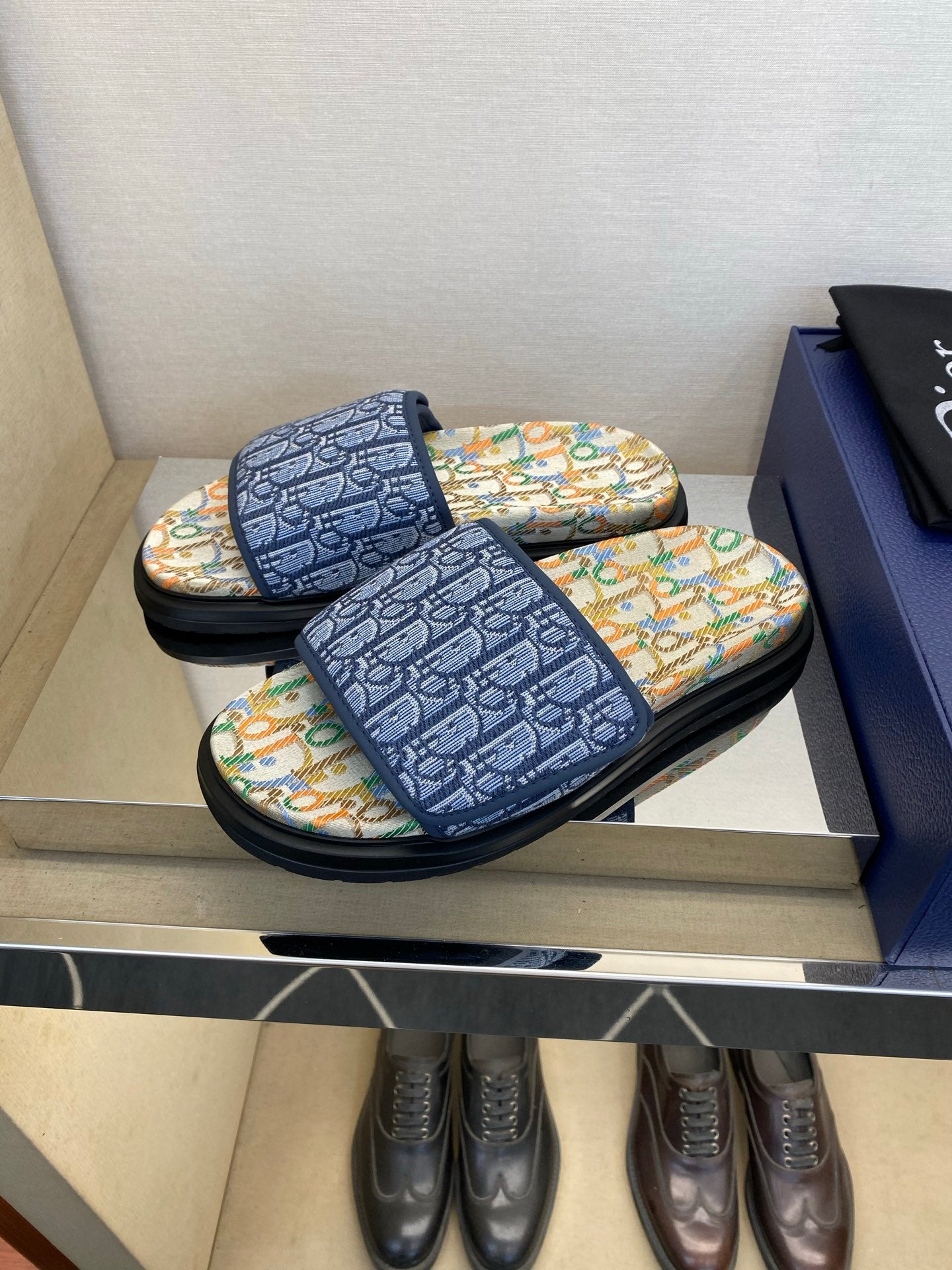 Чоловічі шкіряні шльопанці Dior