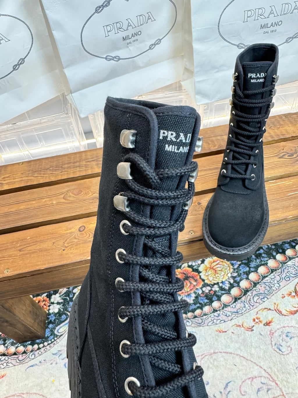 Жіночі шкіряні взуття Prada чорні