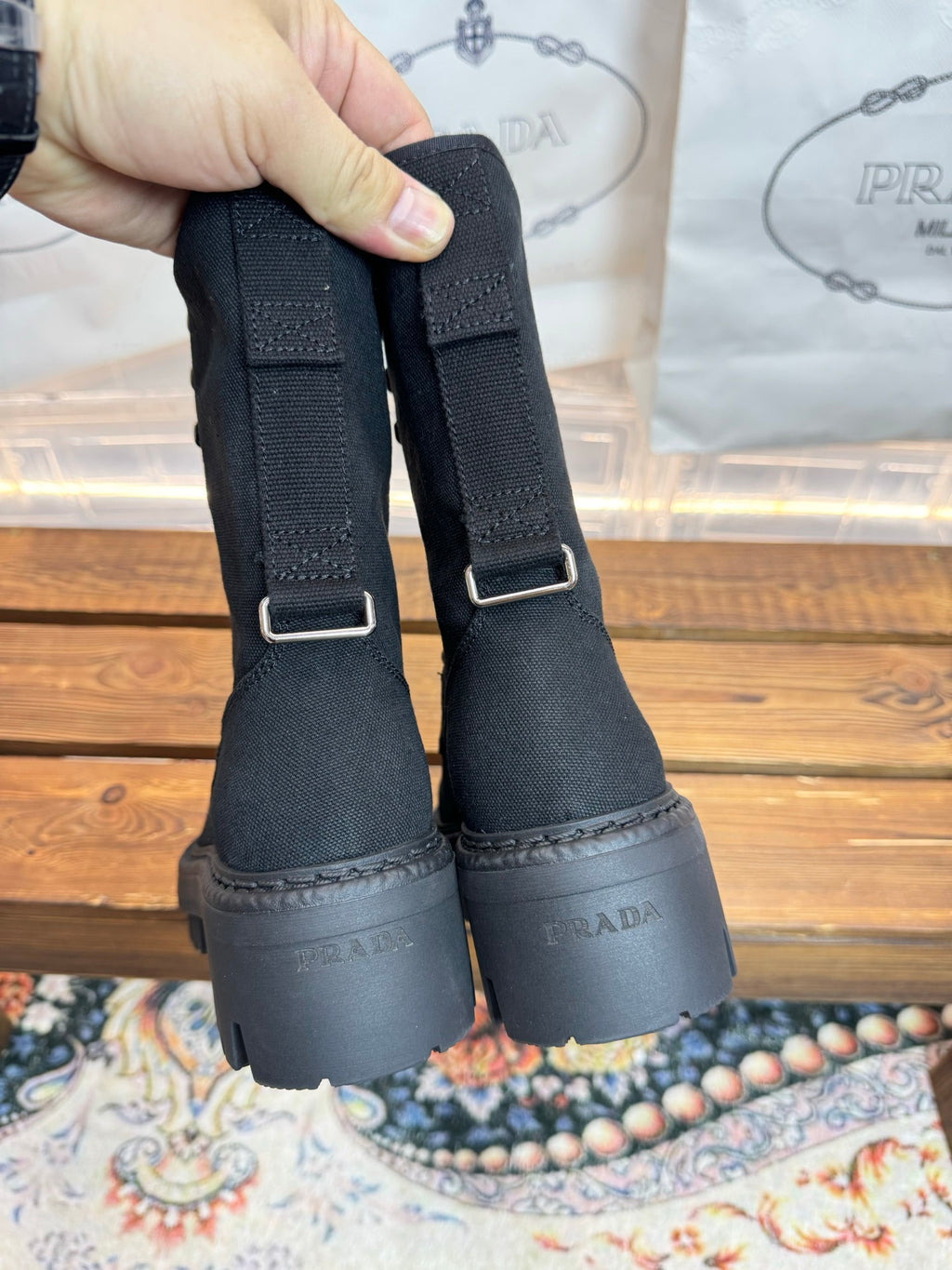 Жіночі шкіряні взуття Prada чорні