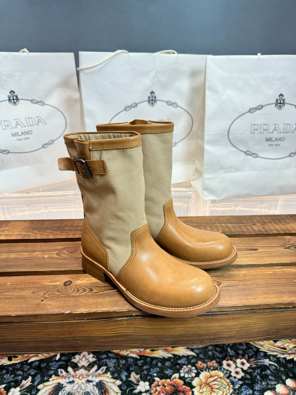 Жіночі шкіряні взуття Prada коричневі