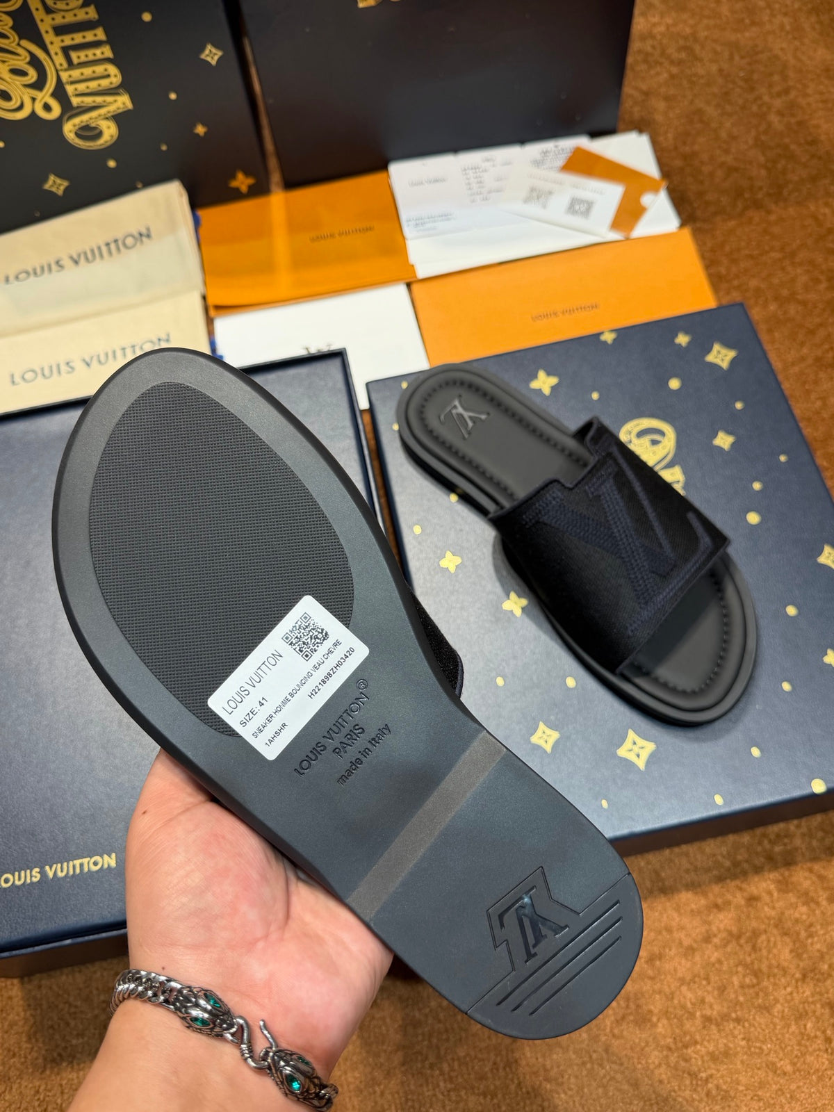 Шльопанці з натуральної замші Louis Vuitton Oasis