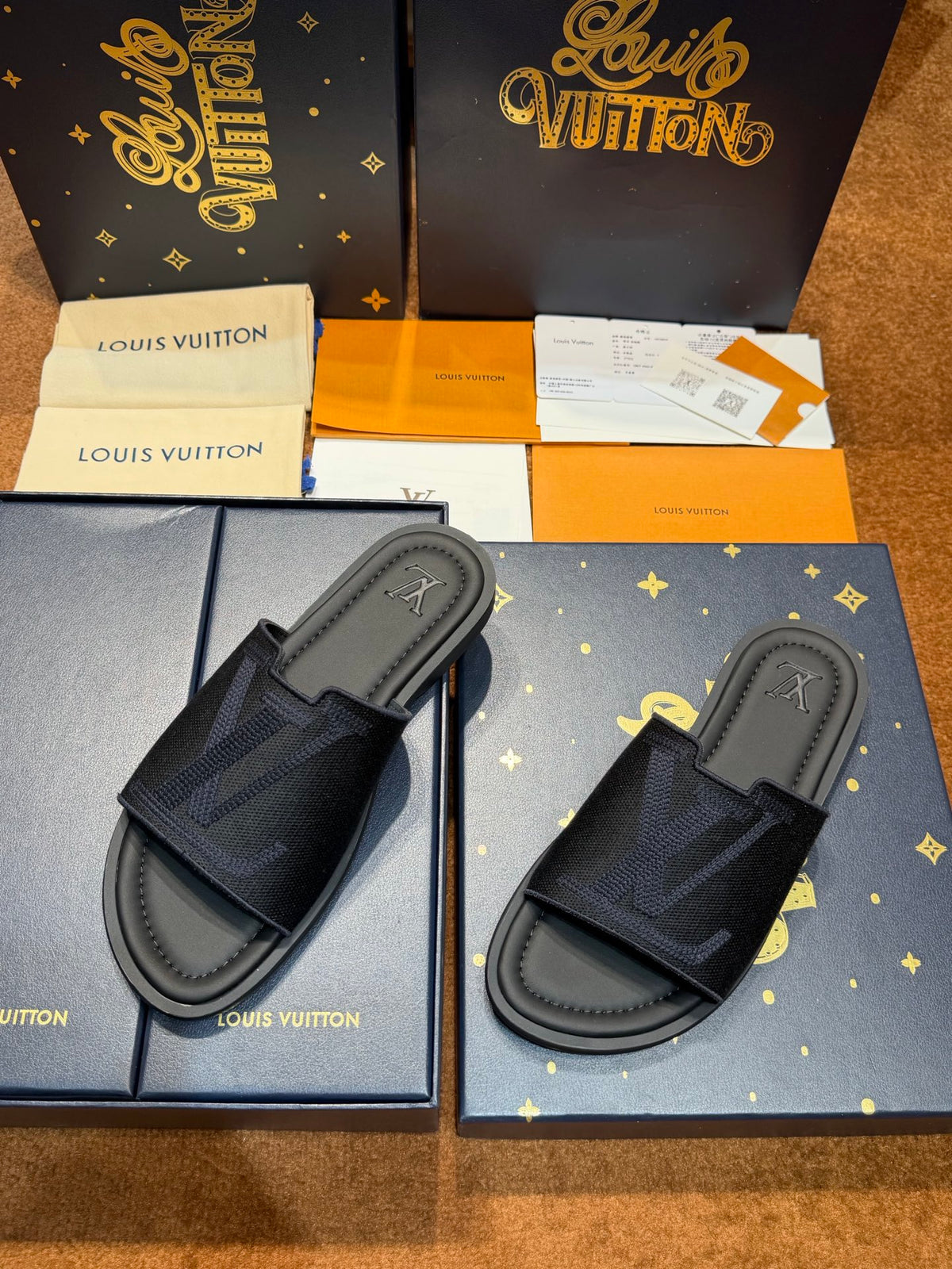 Шльопанці з натуральної замші Louis Vuitton Oasis