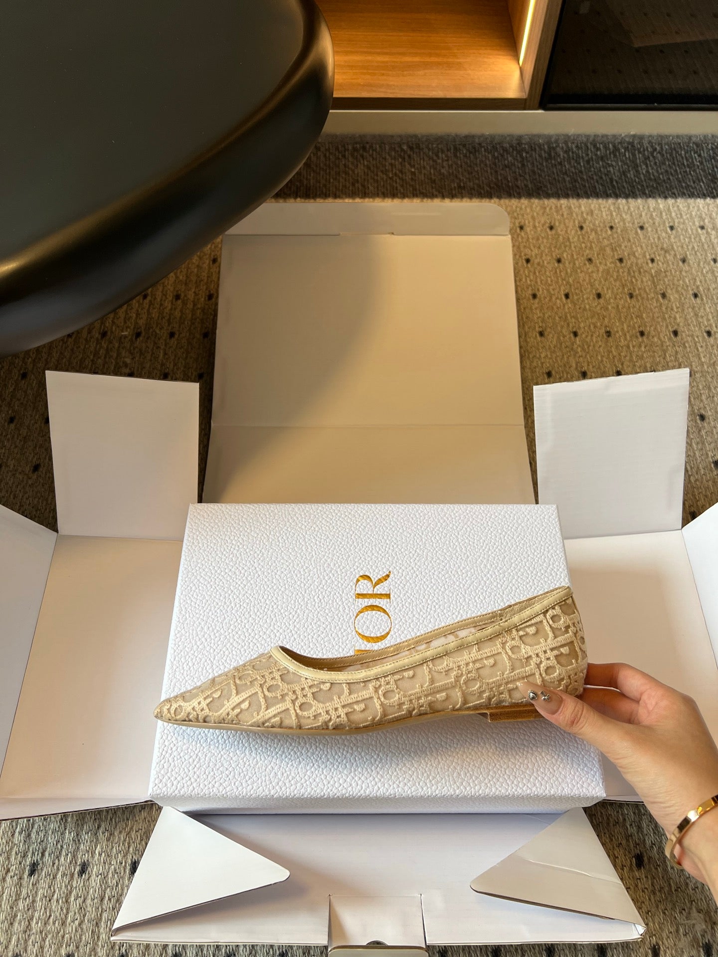 Жіночі елегантні шкіряні туфлі Dior