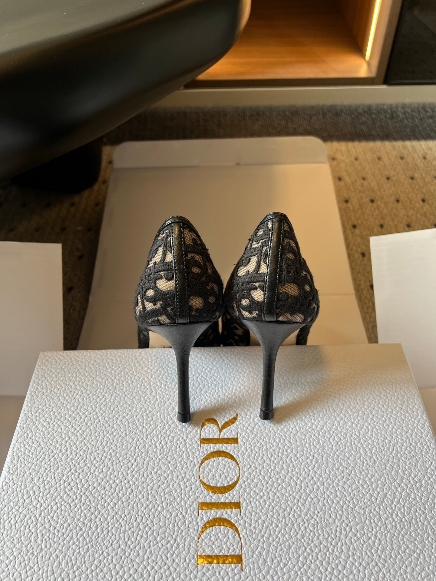 Жіночі елегантні шкіряні туфлі Dior