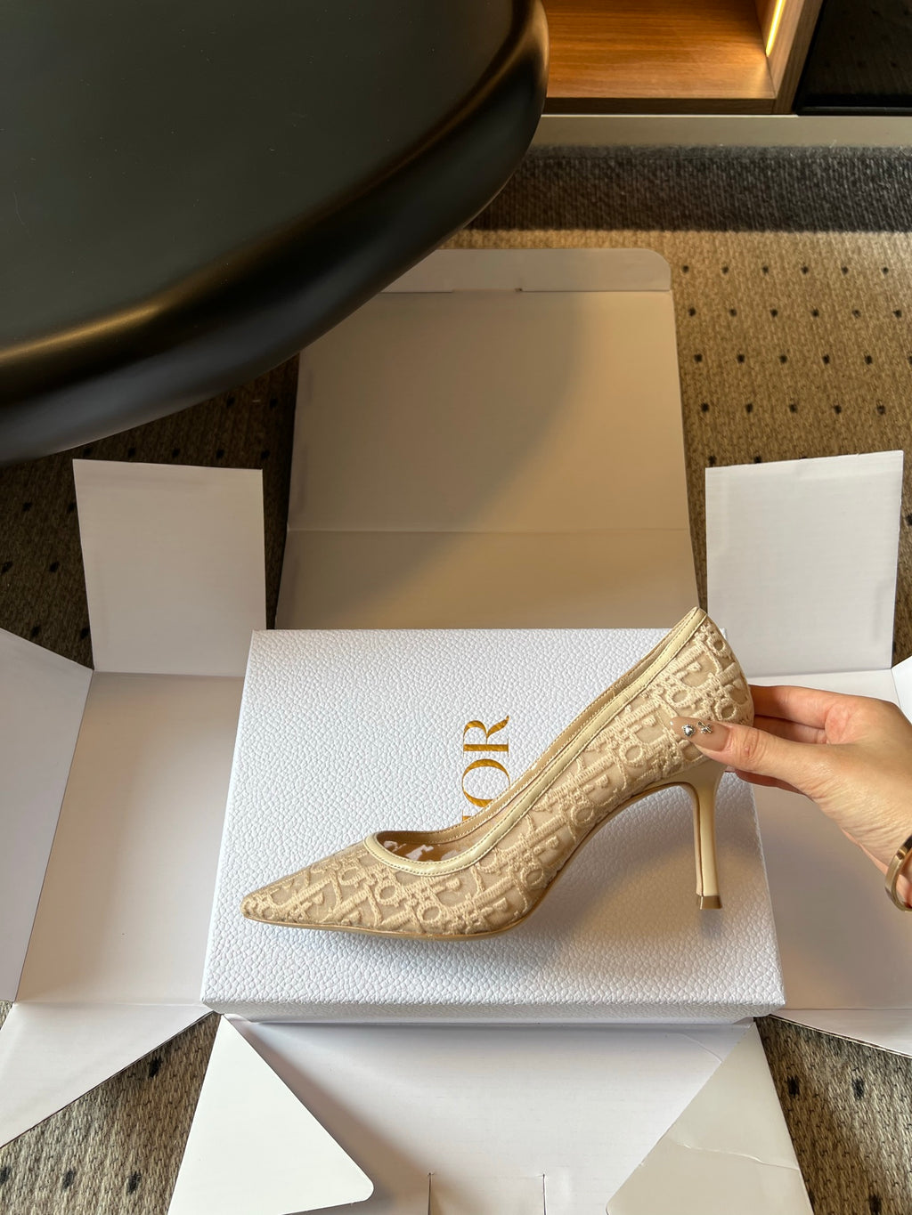 Жіночі елегантні шкіряні туфлі Dior