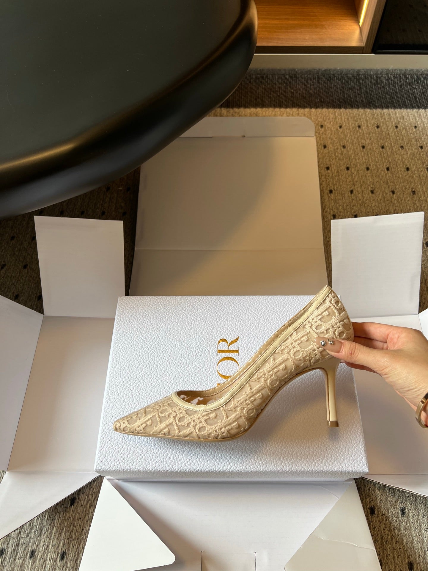 Жіночі елегантні шкіряні туфлі Dior