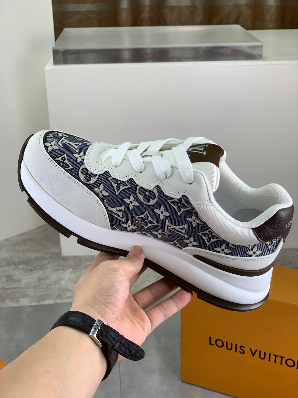 Кросівки Louis Vuitton з натуральної шкіри