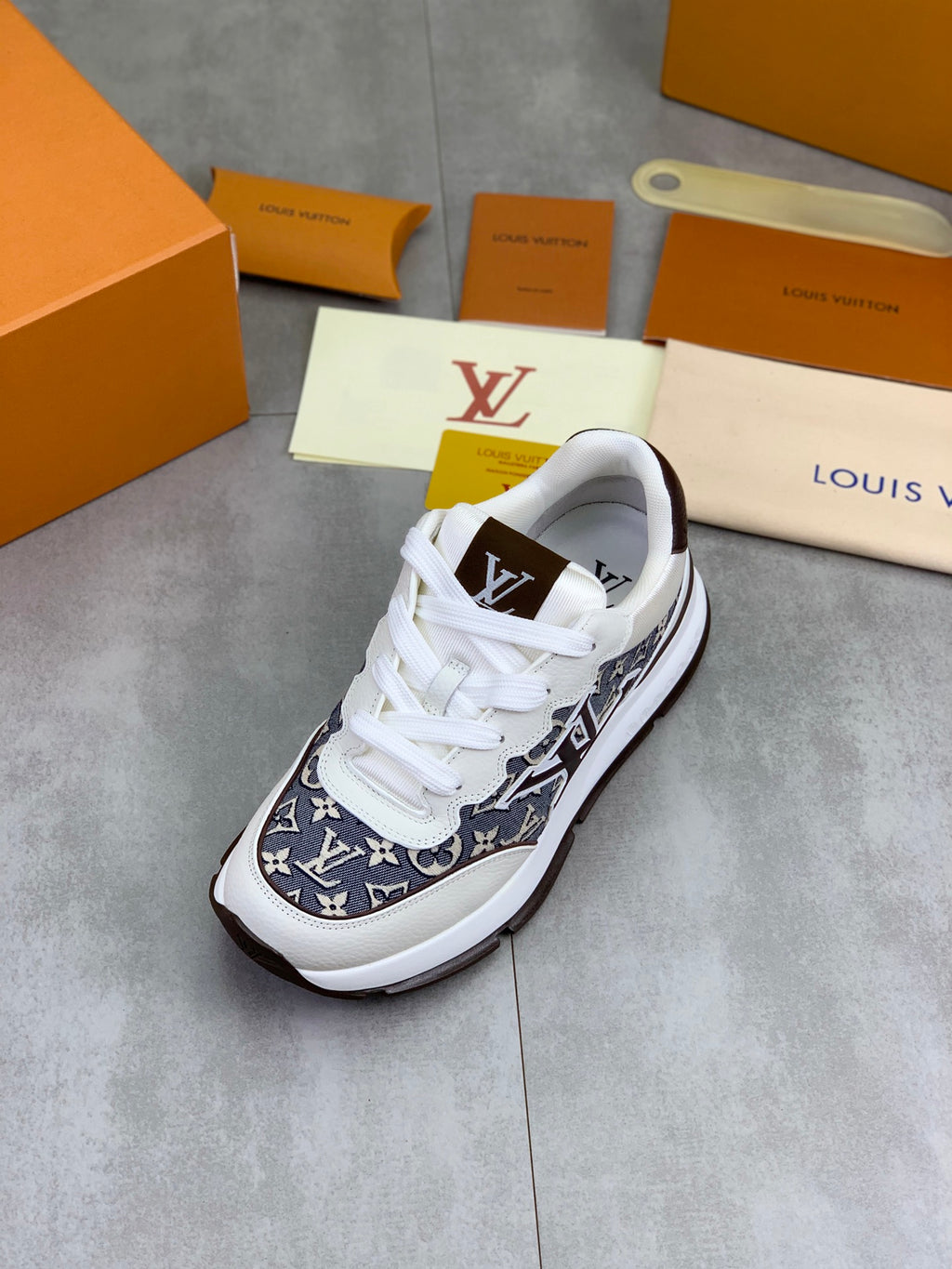 Кросівки Louis Vuitton з натуральної шкіри