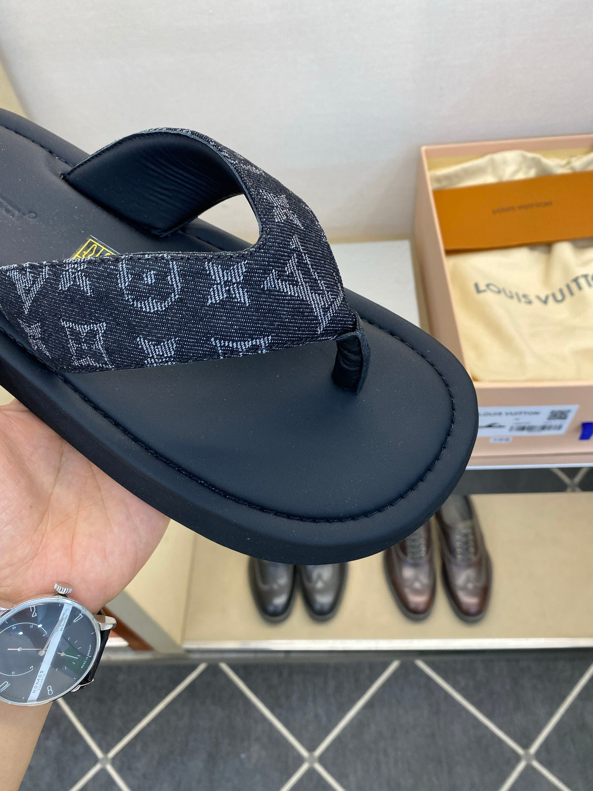 Шльопанці Louis Vuitton з натуральної шкіри