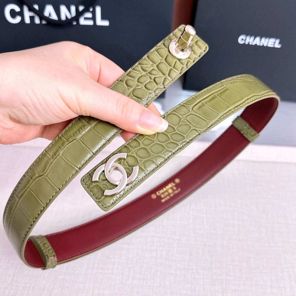 Ремінь Chanel з натуральної шкіри