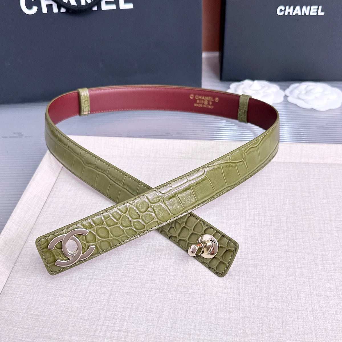 Ремінь Chanel з натуральної шкіри