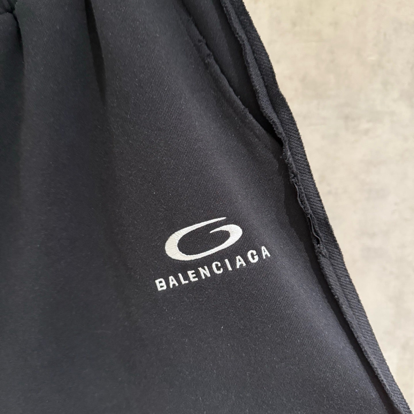Чоловічі шорти Balenciaga сірий